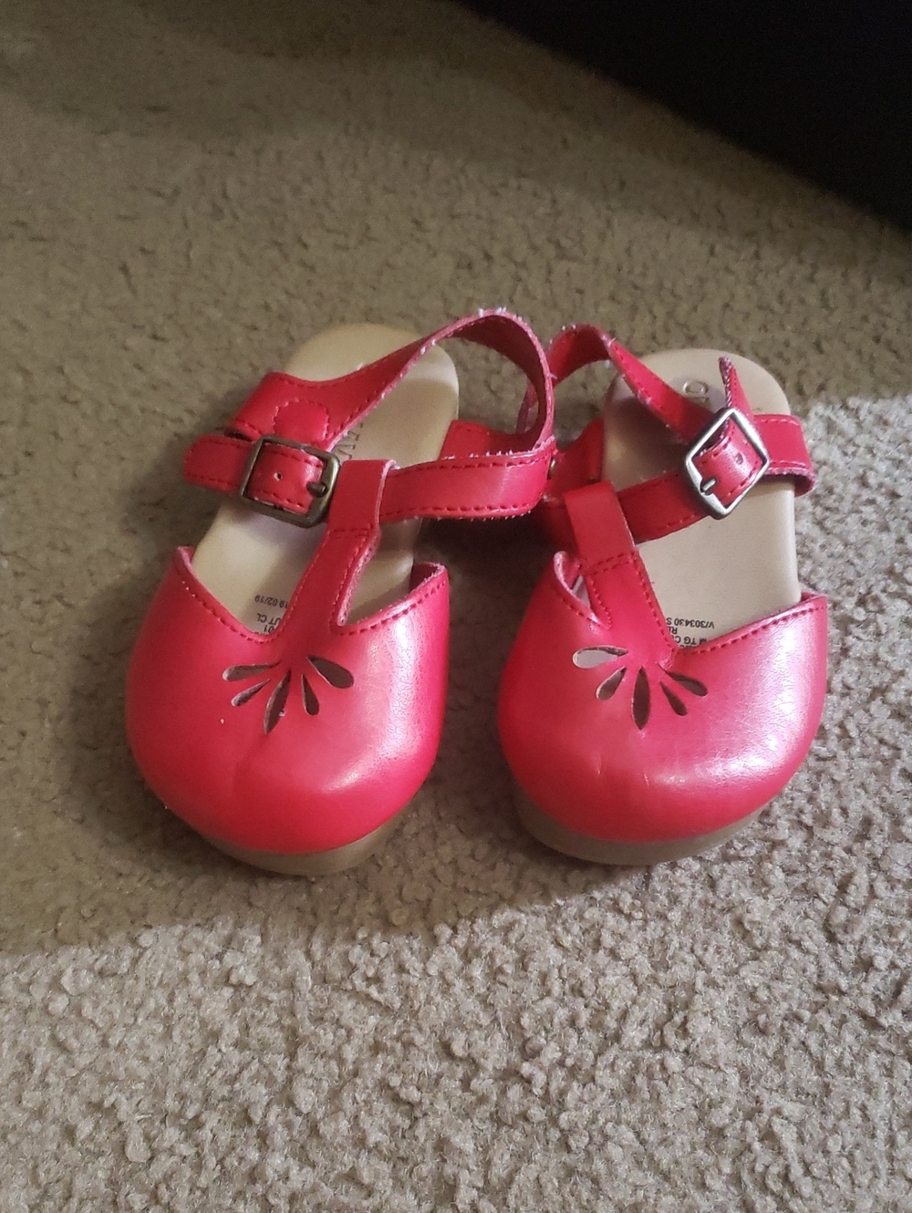 Old Navy Bright Red Girls T-Strap Sandals with Cutout